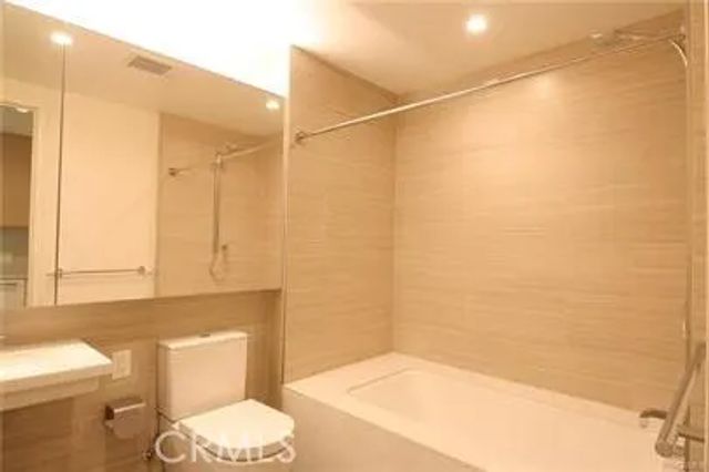 877 Francisco Street 521, Los Angeles, CA 90017