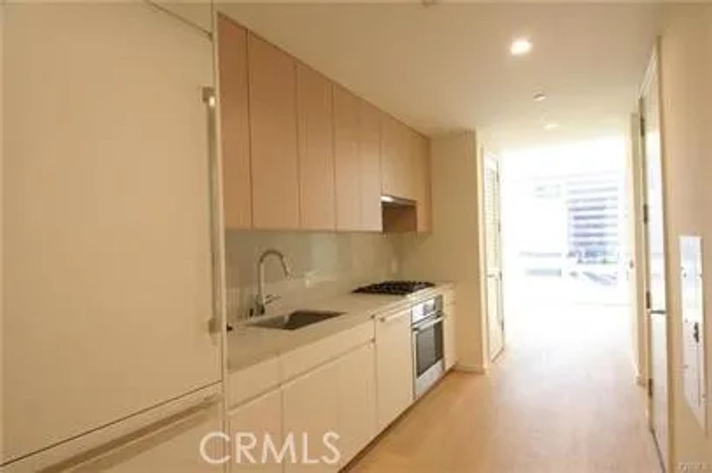 877 Francisco Street 521, Los Angeles, CA 90017