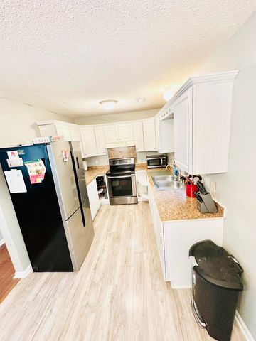 1883 Jaywood Circle, Charleston, SC 29407