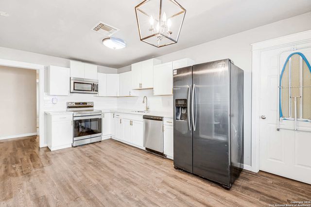 8308 Spring Town, Converse, TX 78109