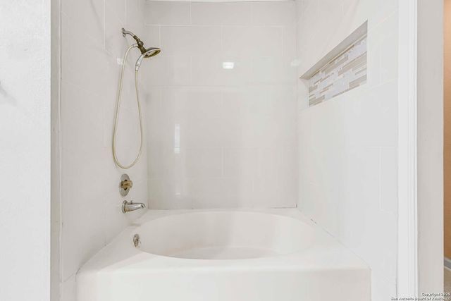 8308 Spring Town, Converse, TX 78109