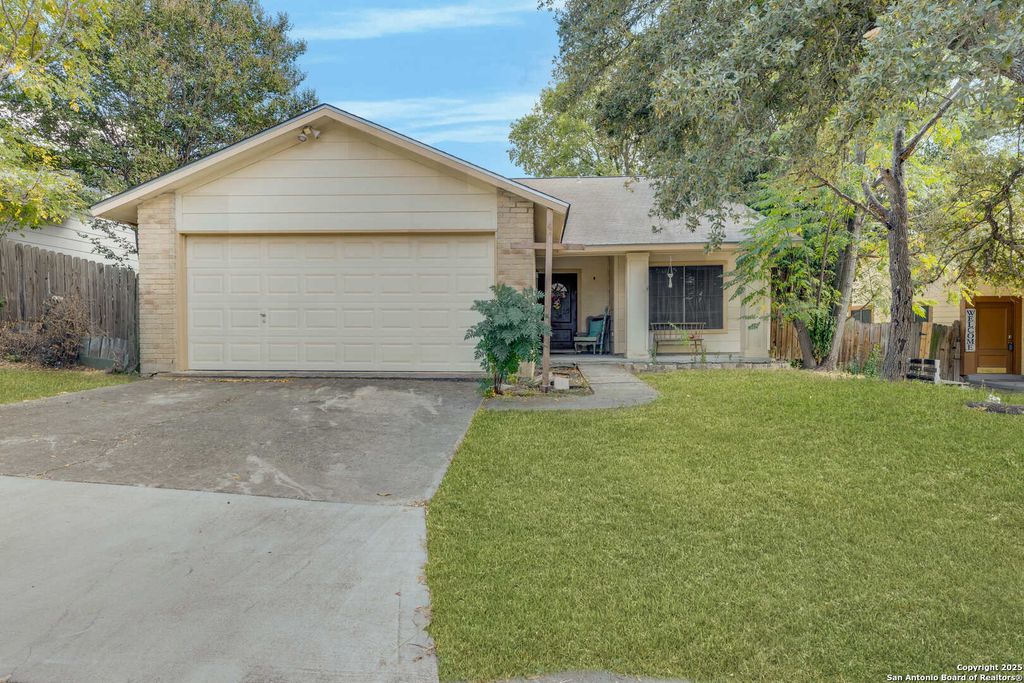 8308 Spring Town, Converse, TX 78109