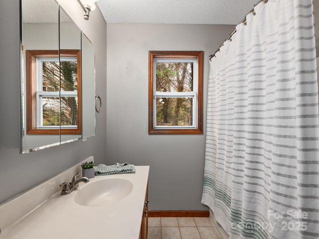 7 Wilson Creek Drive, Asheville, NC 28803