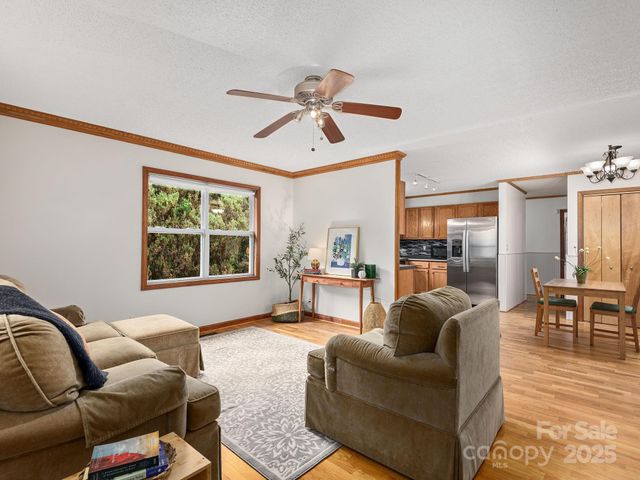 7 Wilson Creek Drive, Asheville, NC 28803