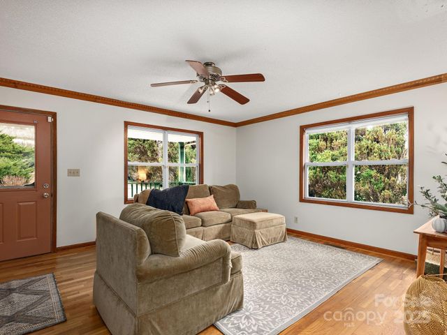 7 Wilson Creek Drive, Asheville, NC 28803