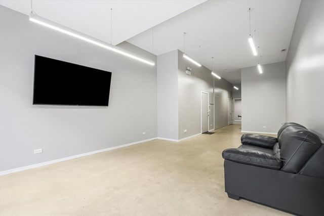 1544 W North Avenue 101, Chicago, IL 60642