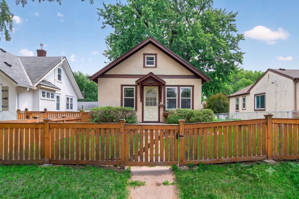 5521 37th Avenue S, Minneapolis, MN 55417