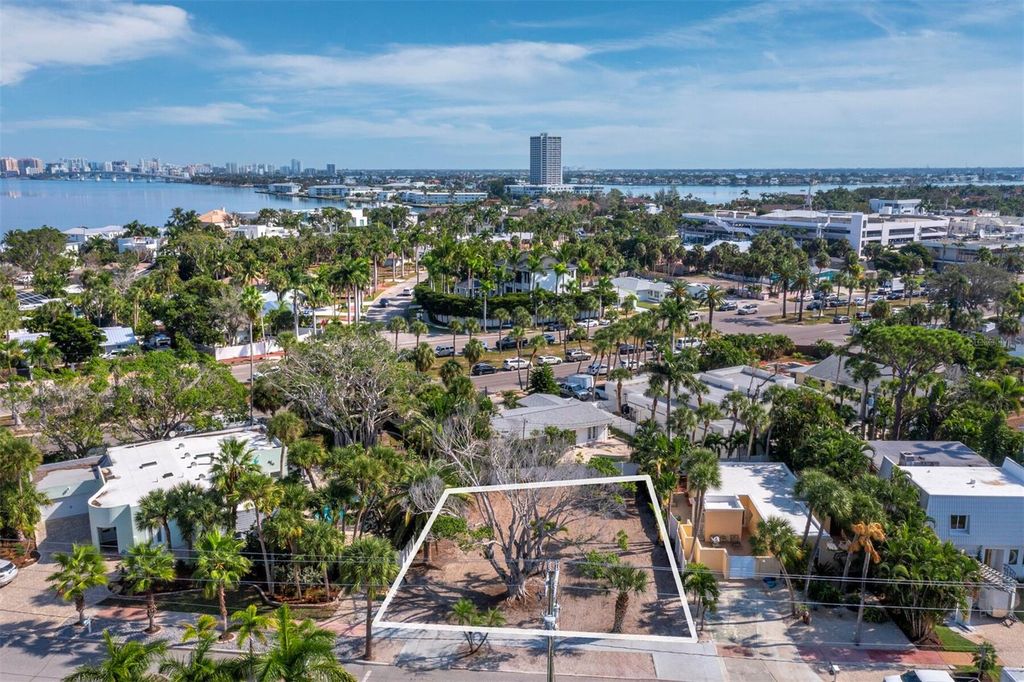335 N WASHINGTON DRIVE, Sarasota, FL 34236