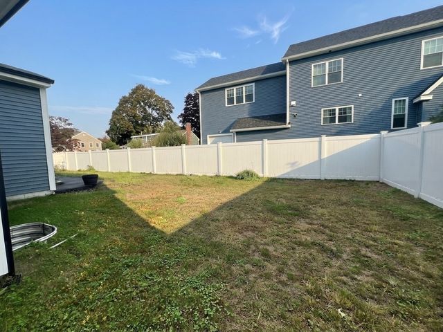 18 Liberty St 1, Wilmington, MA 01887