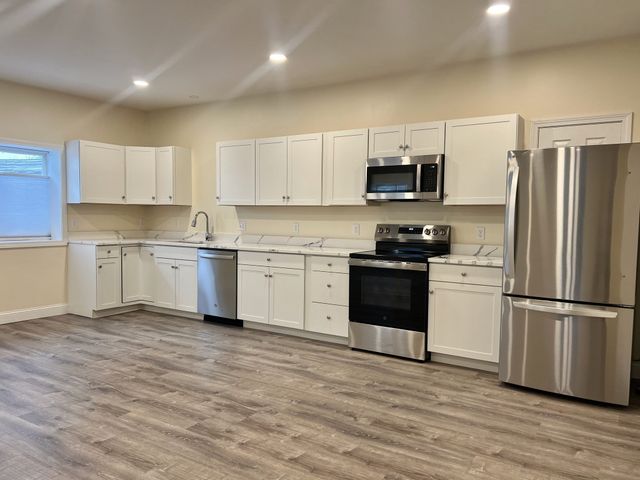 18 Liberty St 1, Wilmington, MA 01887