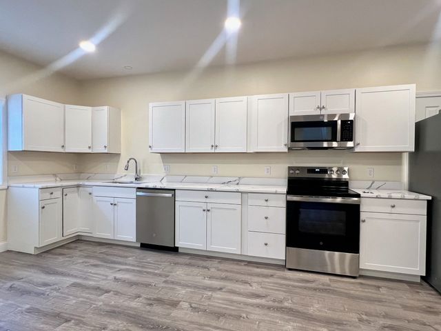 18 Liberty St 1, Wilmington, MA 01887