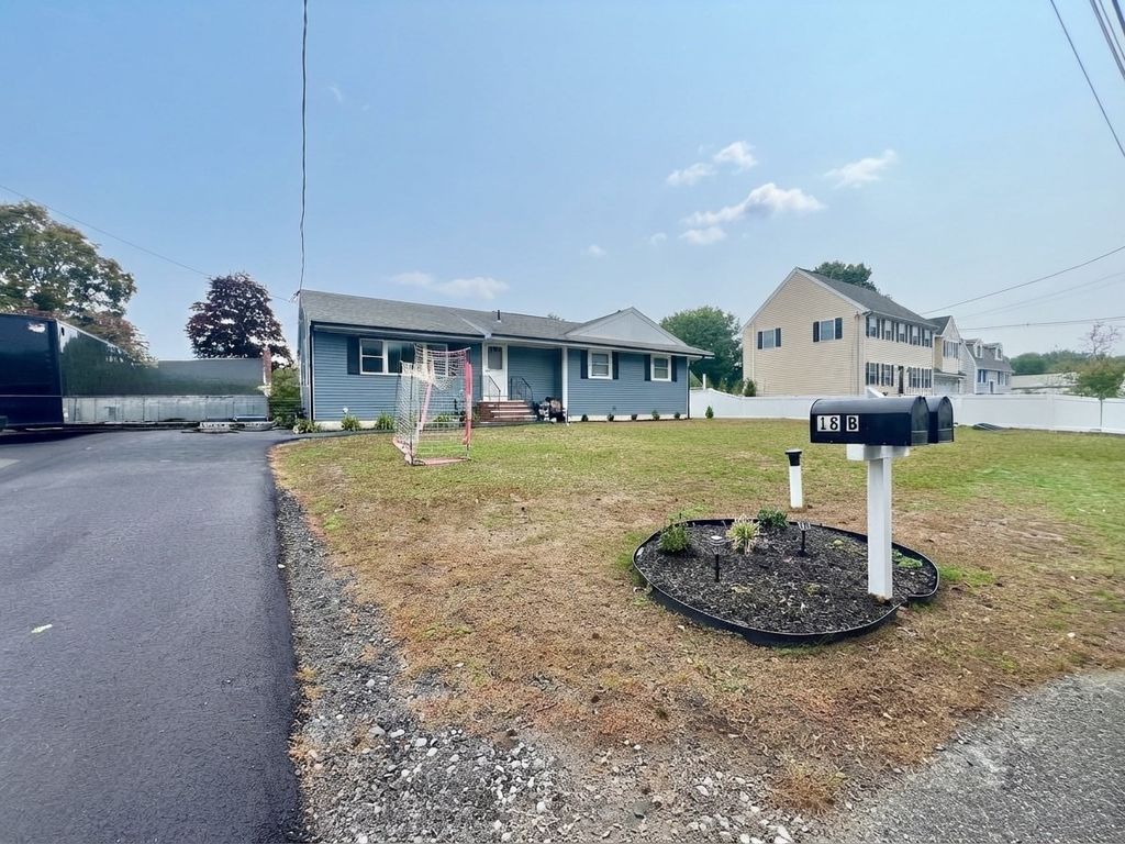 18 Liberty St 1, Wilmington, MA 01887