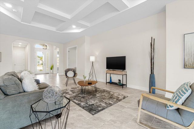 82 N Lakewalk Dr, Palm Coast, FL 32137