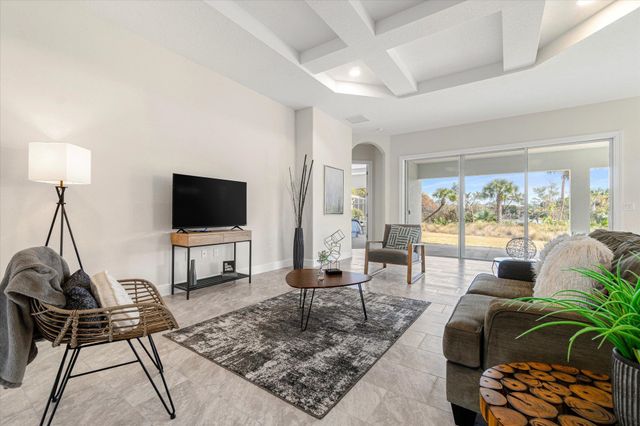 82 N Lakewalk Dr, Palm Coast, FL 32137