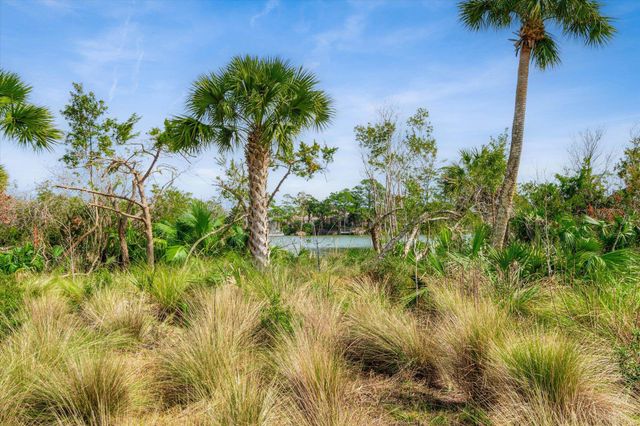 82 N Lakewalk Dr, Palm Coast, FL 32137