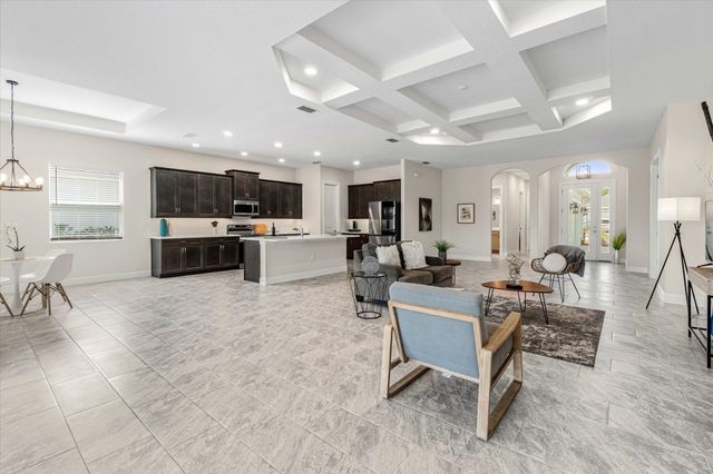 82 N Lakewalk Dr, Palm Coast, FL 32137