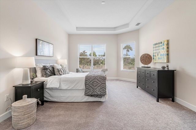 82 N Lakewalk Dr, Palm Coast, FL 32137