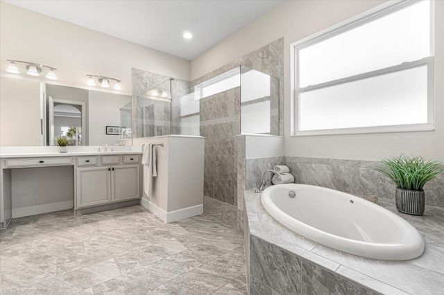 82 N Lakewalk Dr, Palm Coast, FL 32137