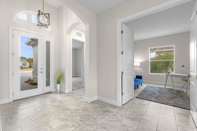 82 N Lakewalk Dr, Palm Coast, FL 32137