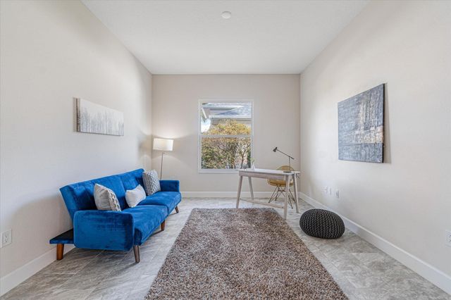 82 N Lakewalk Dr, Palm Coast, FL 32137