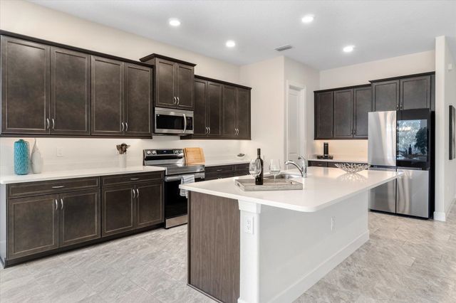 82 N Lakewalk Dr, Palm Coast, FL 32137