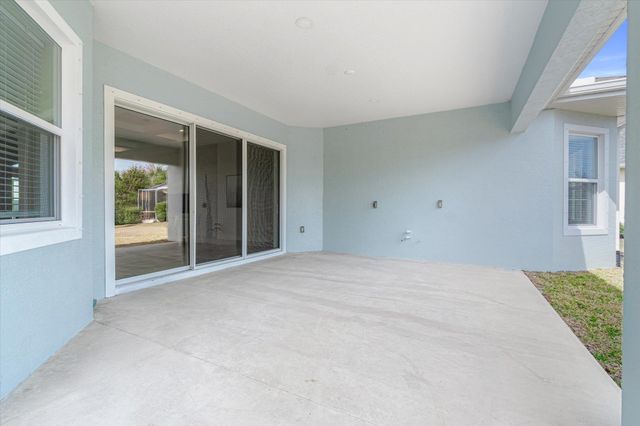 82 N Lakewalk Dr, Palm Coast, FL 32137