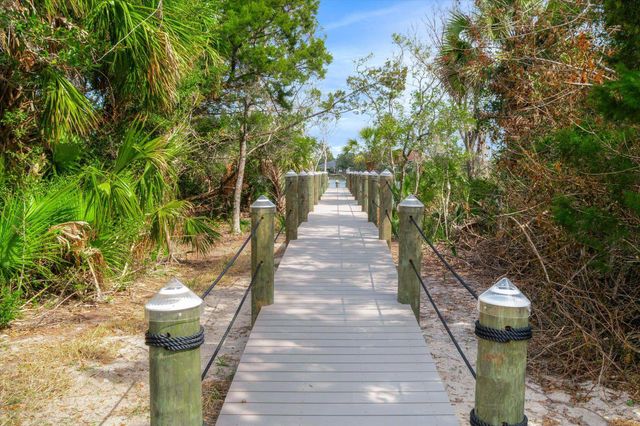 82 N Lakewalk Dr, Palm Coast, FL 32137