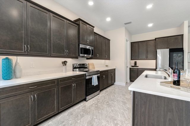 82 N Lakewalk Dr, Palm Coast, FL 32137