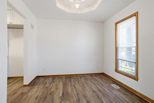 7829 N Garfield Avenue, Kansas City, MO 64118