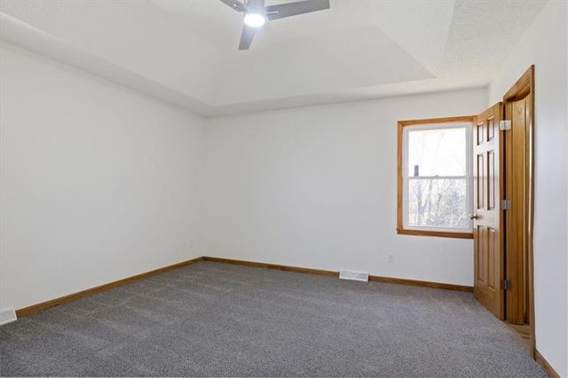 7829 N Garfield Avenue, Kansas City, MO 64118