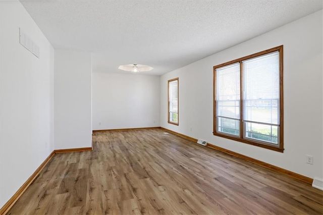 7829 N Garfield Avenue, Kansas City, MO 64118