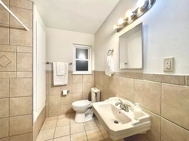 7517 Castillo Road, Fort Worth, TX 76112