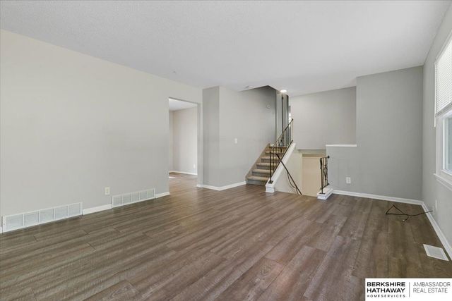 7617 Newport Avenue, Omaha, NE 68122