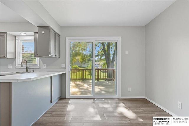 7617 Newport Avenue, Omaha, NE 68122