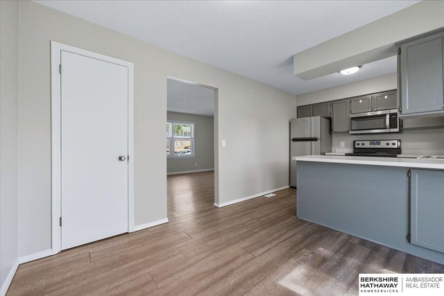 7617 Newport Avenue, Omaha, NE 68122