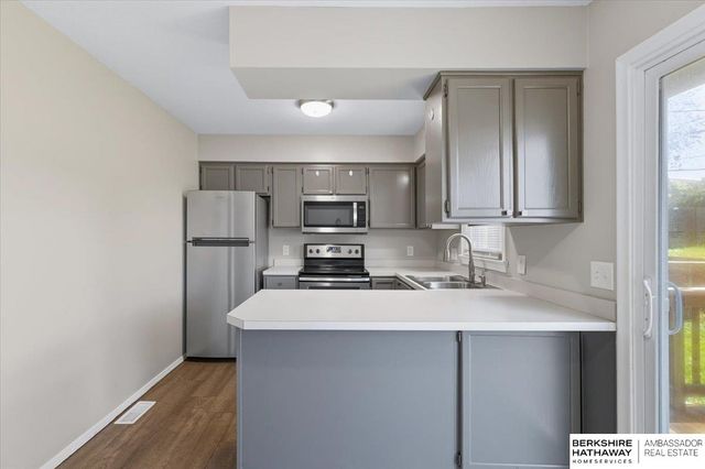 7617 Newport Avenue, Omaha, NE 68122