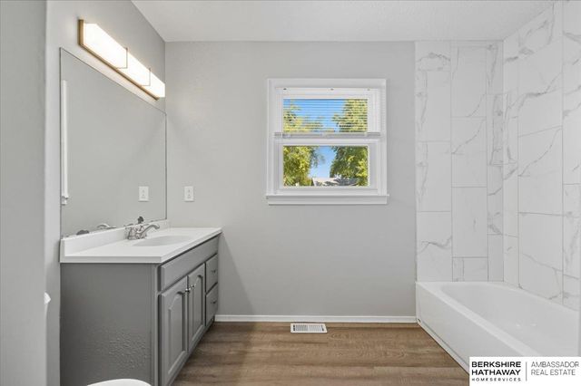 7617 Newport Avenue, Omaha, NE 68122