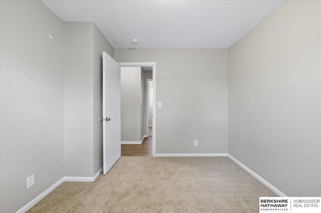 7617 Newport Avenue, Omaha, NE 68122