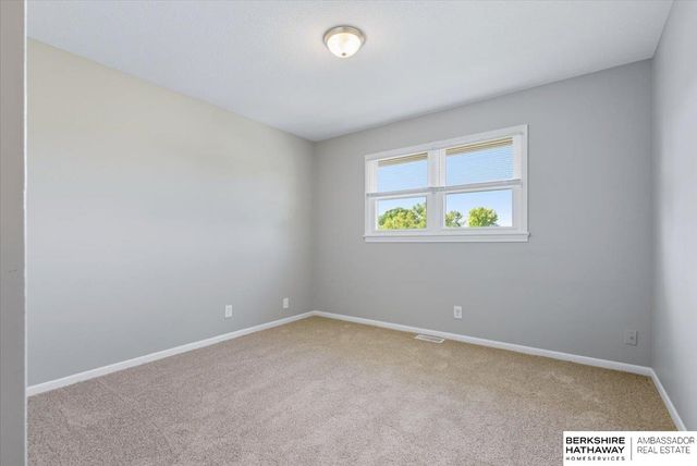 7617 Newport Avenue, Omaha, NE 68122