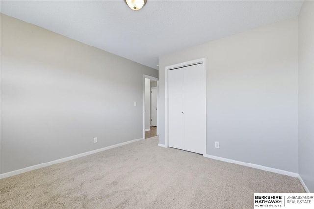 7617 Newport Avenue, Omaha, NE 68122