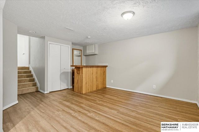 7617 Newport Avenue, Omaha, NE 68122