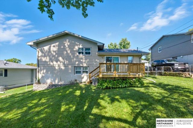 7617 Newport Avenue, Omaha, NE 68122