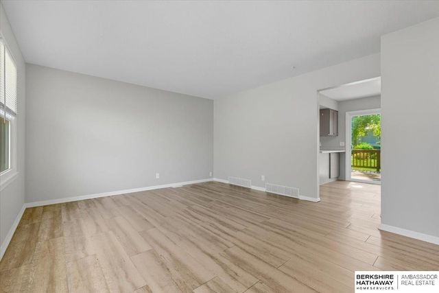 7617 Newport Avenue, Omaha, NE 68122