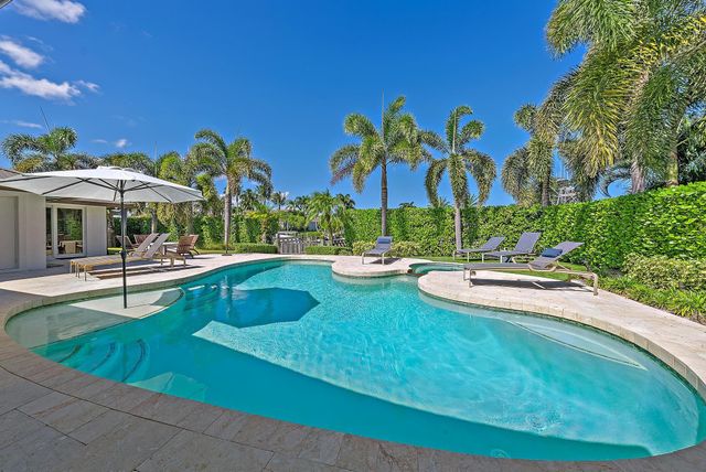 2408 Bay Village Court, Palm Beach Gardens, FL 33410