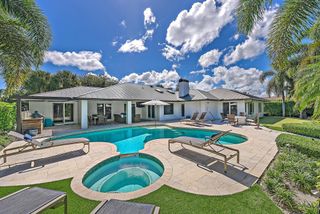 2408 Bay Village Court, West Palm Beach, FL 33410