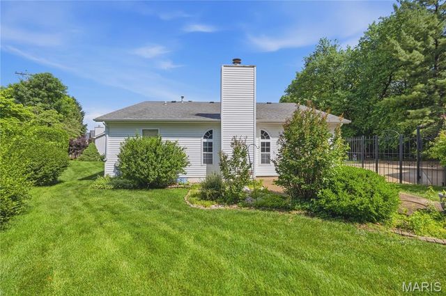 899 Du Pre Court, St Peters, MO 63376
