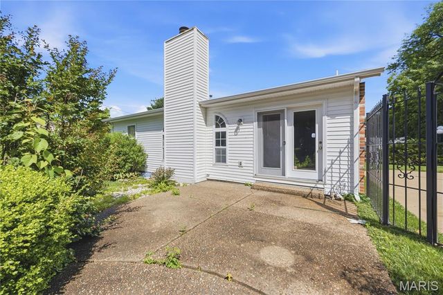 899 Du Pre Court, St Peters, MO 63376