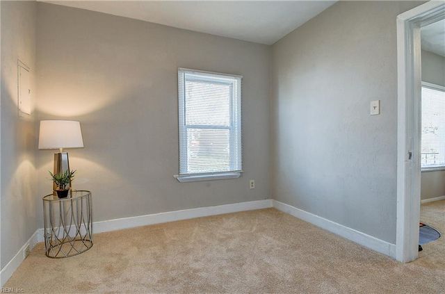 2717 Thomas ST, Chesapeake, VA 23323