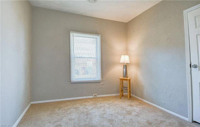 2717 Thomas ST, Chesapeake, VA 23323