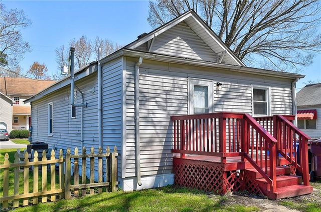 2717 Thomas ST, Chesapeake, VA 23323